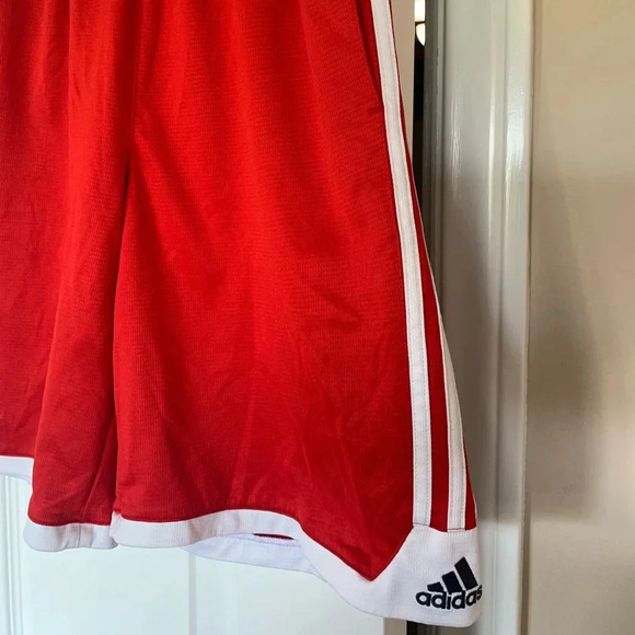 Boys Adidas size L/14-16 red basketball shorts - Picture 2 of 4